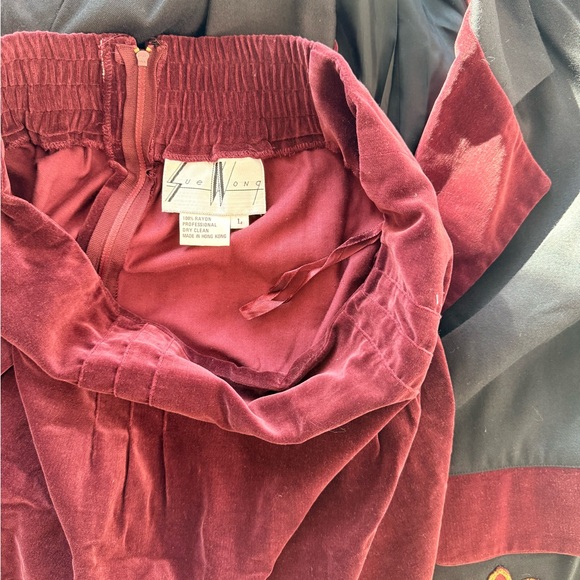 Vintage Sue Wong Black and Burgundy Embroidered Blazer and skirt fit medium - Picture 4 of 6